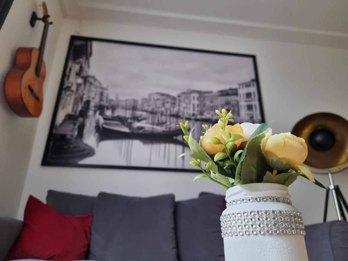 Flora Apartman Apartment Szeged Ngoại thất bức ảnh