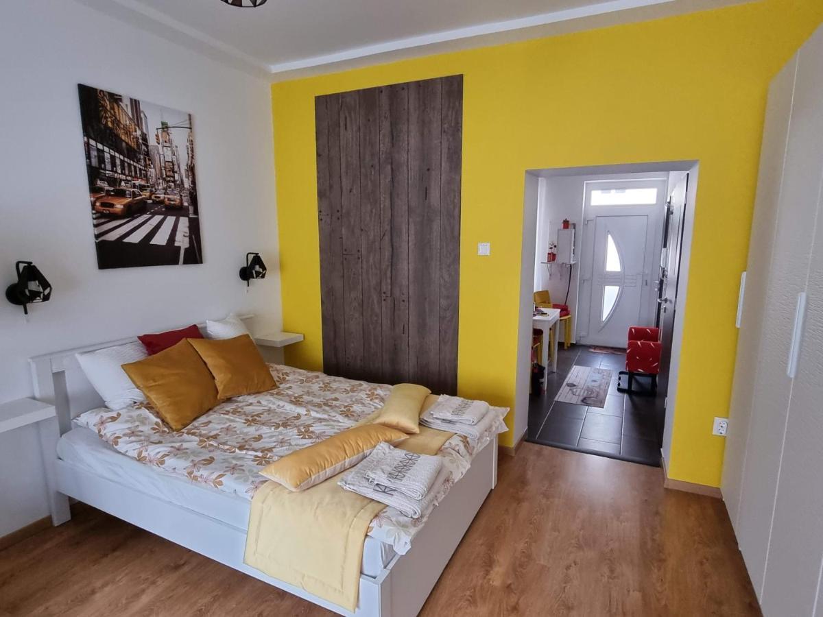Flora Apartman Apartment Szeged Ngoại thất bức ảnh